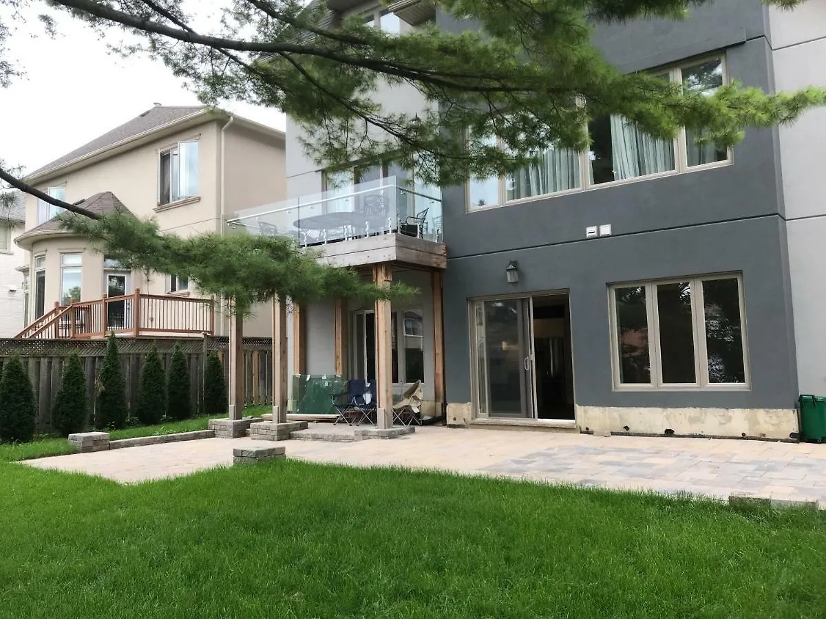 Hillcrest Modern House Daire Toronto